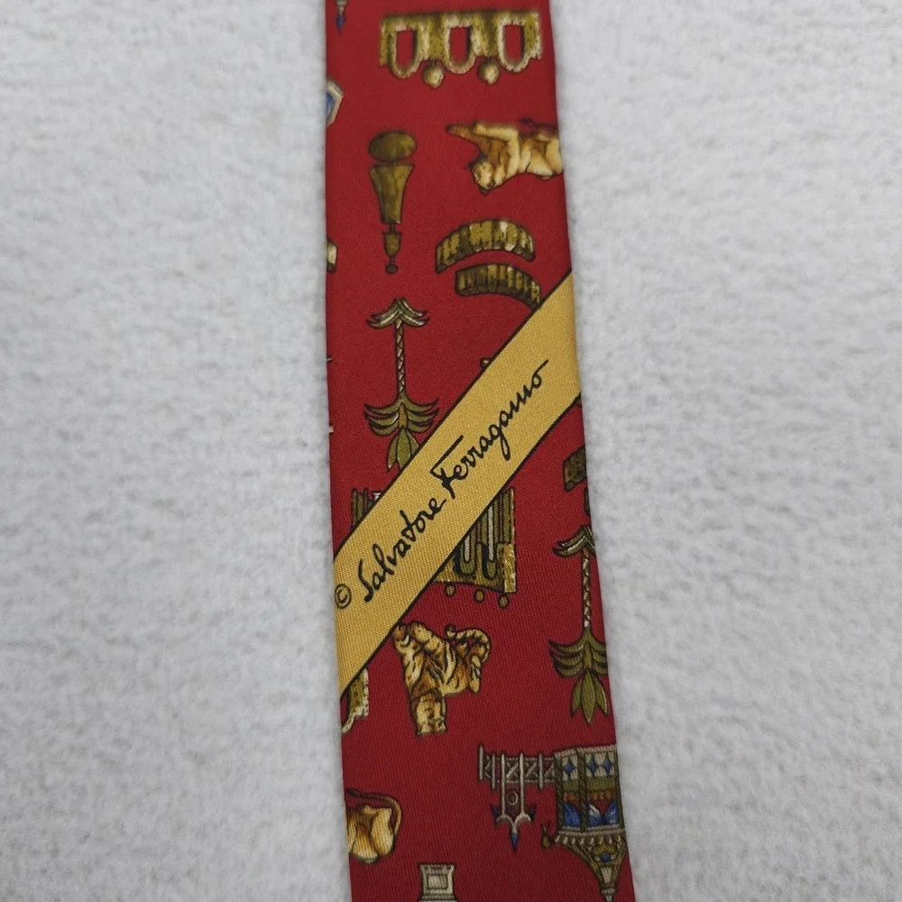 Salvatore Ferragamo Tie Mens Red 100% Silk Made in Italy Animal Novelty Print